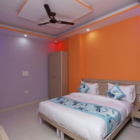 Hotel Oyo Rose Residency Near Dwarka Sector 9 Metro Station Neu-Delhi Exterior foto