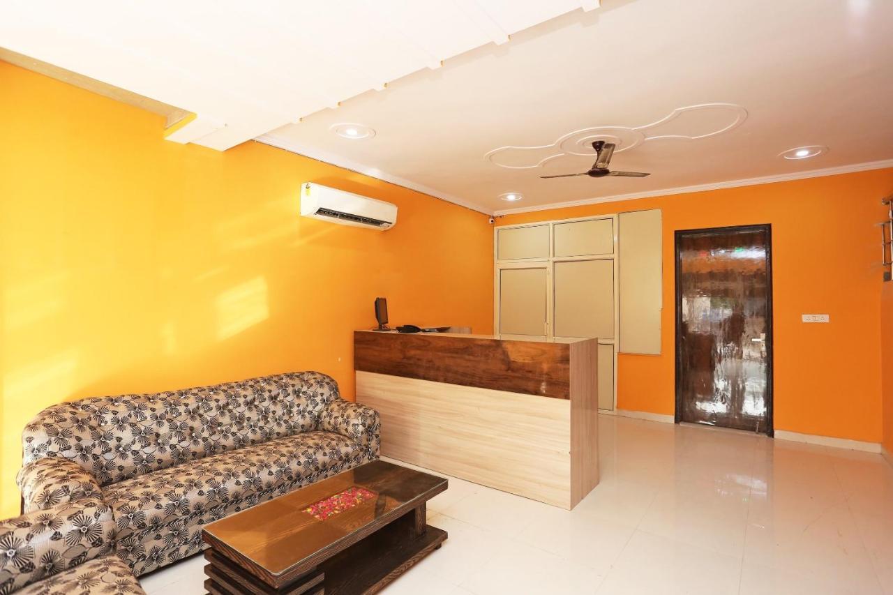 Hotel Oyo Rose Residency Near Dwarka Sector 9 Metro Station Neu-Delhi Exterior foto