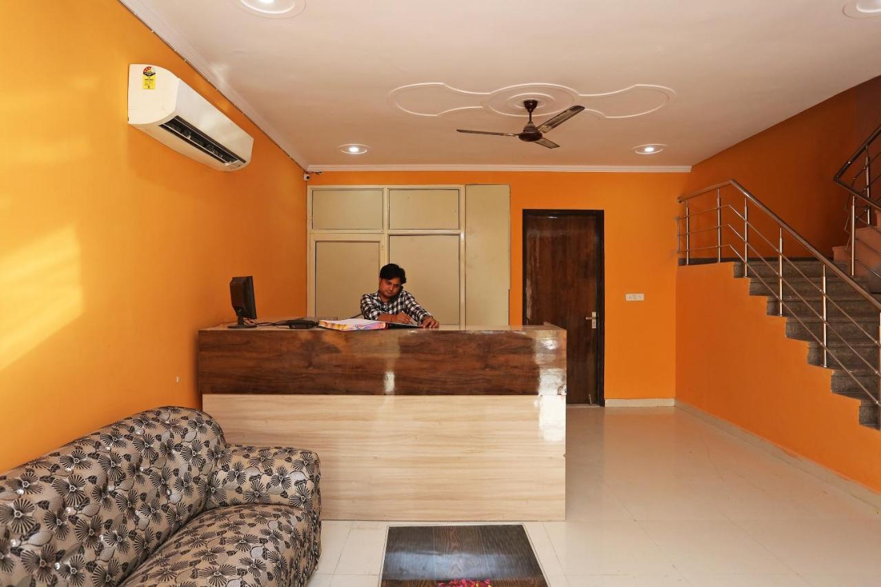 Hotel Oyo Rose Residency Near Dwarka Sector 9 Metro Station Neu-Delhi Exterior foto